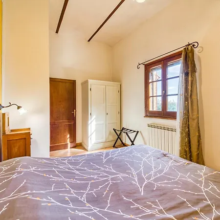 Apartment Broom With Shared Pool *