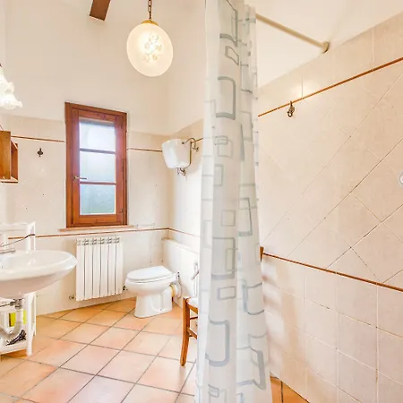 Broom With Shared Pool * Castiglione del Lago
